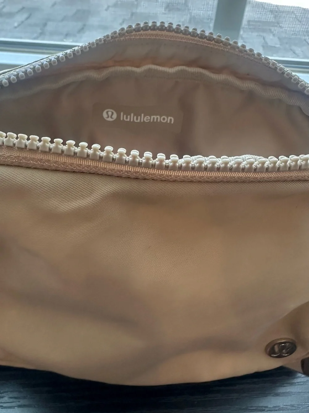 Lululemon Downtown Tan/ Silver Crossbody Everywhere Belt Bag 1L
